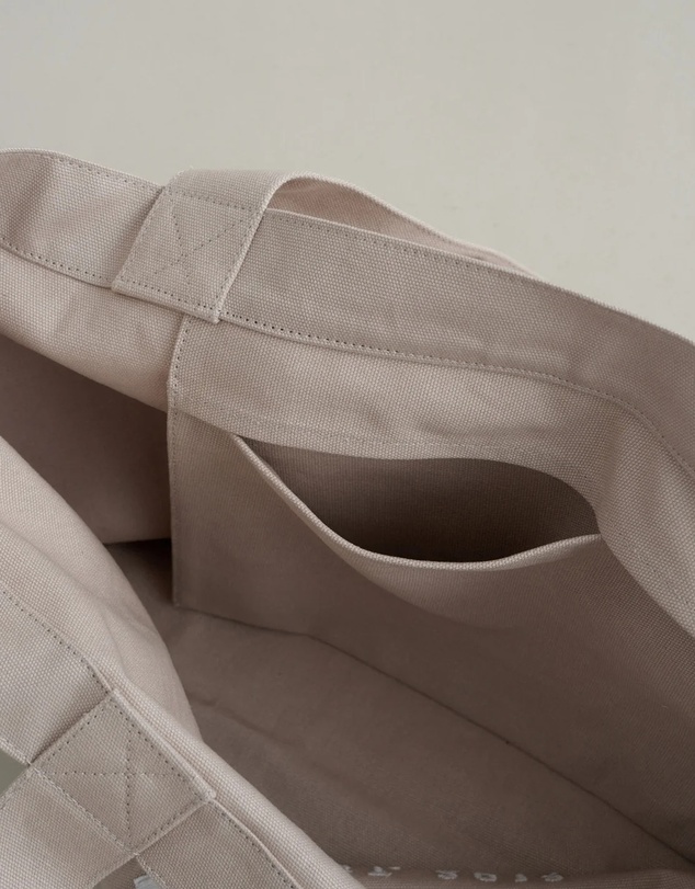 Aim'n - Varsity Tote Bag