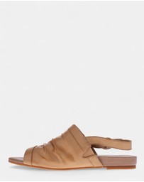 Mia Vita - Mandy Flat Sandal - Almond