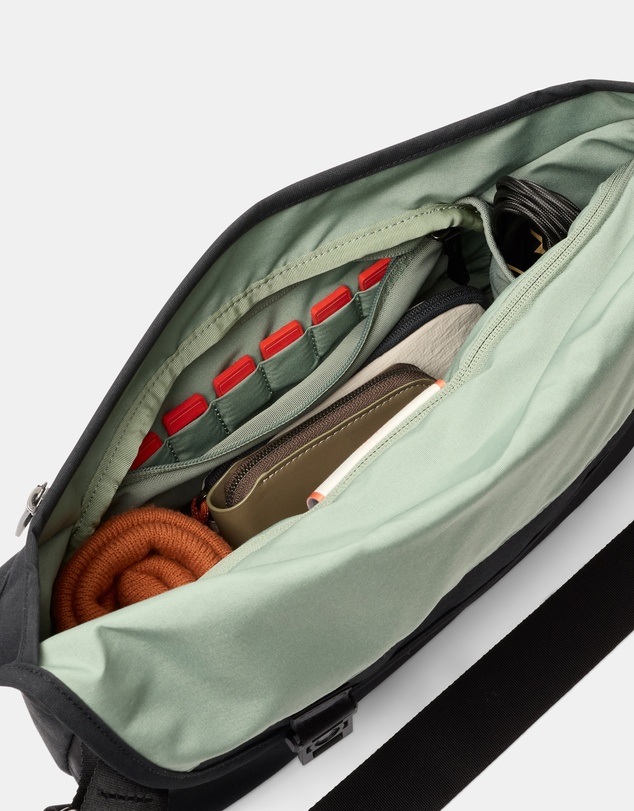 Bellroy - Classic Messenger 8L - Gaming Edition