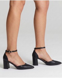 Verali - Eli Closed Toe Block Heels
