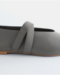 & Other Stories - Cross-Strap Leather Ballet Flats
