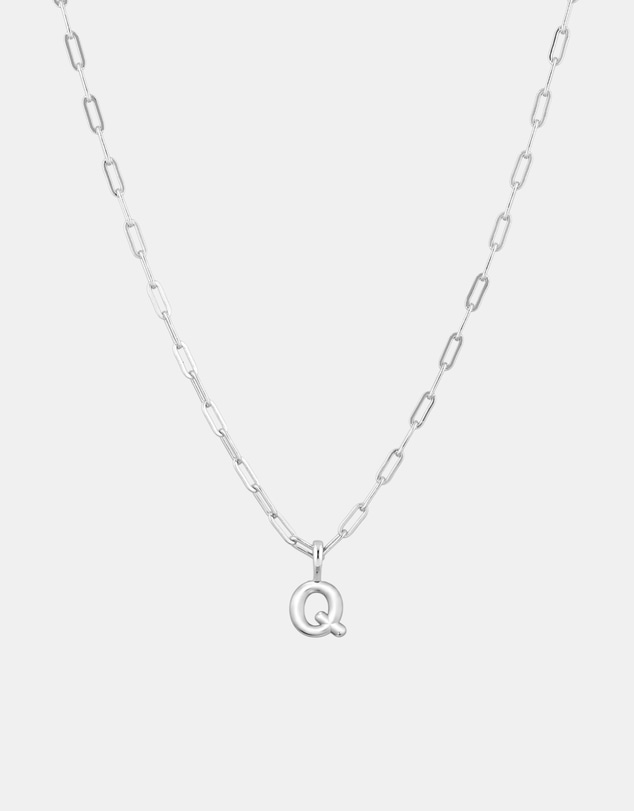 Luna Rae - Sterling Silver - Paperclip Bubble Letter Q Necklace