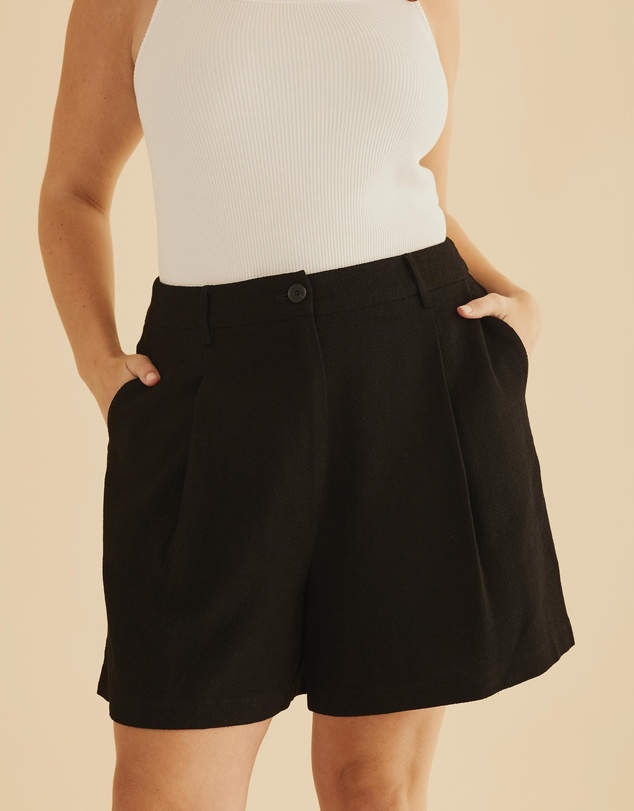 Atmos&Here Curvy - Remi Tailored Linen Blend Shorts