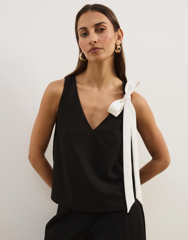 Atmos&Here - Lunet Statement Bow V-Neck Top