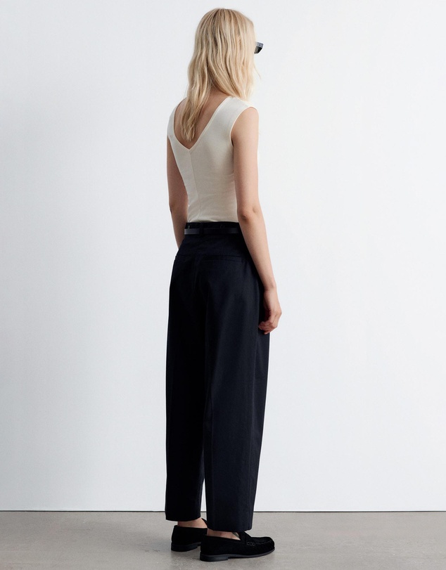 & Other Stories - Knitted Sleeveless Scoop-Neck Top
