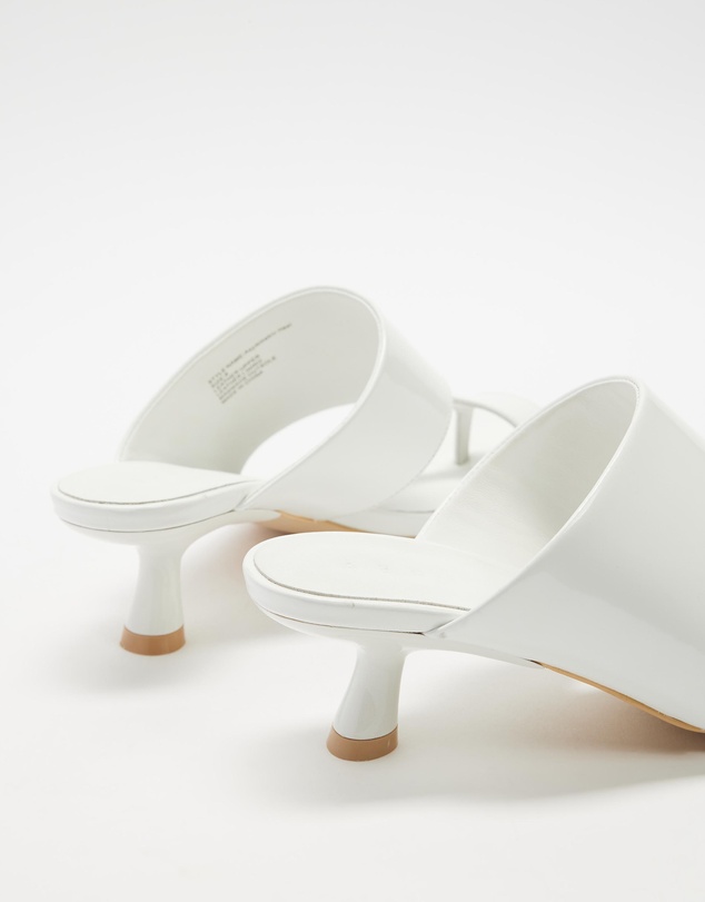 AERE - Asymmetric Heels