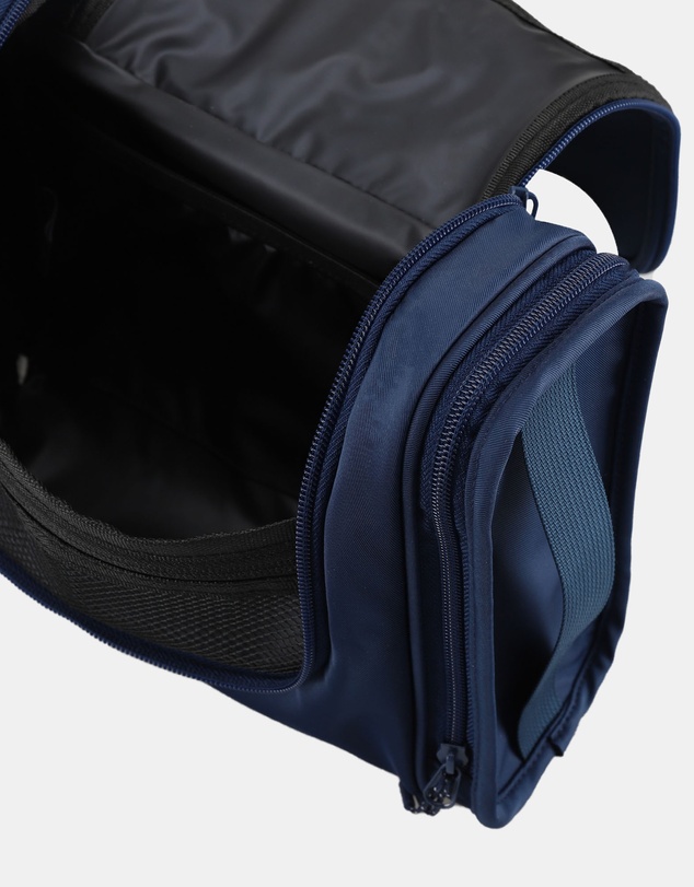 Van Heusen - Expandable Hanging Toiletry Bag
