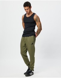adidas Sportswear - Essentials Feelcozy Fleece Pants