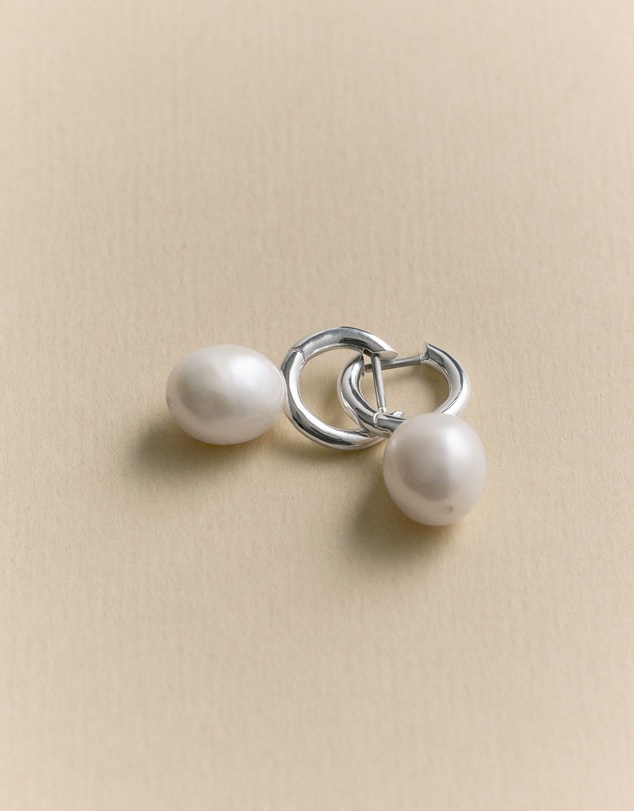 Trenery - Elsa Pearl Hoop Earrings in Silver