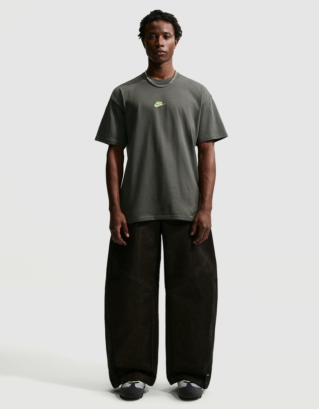 Nike - Nike Sportswear Premium Essentials T-Shirt
