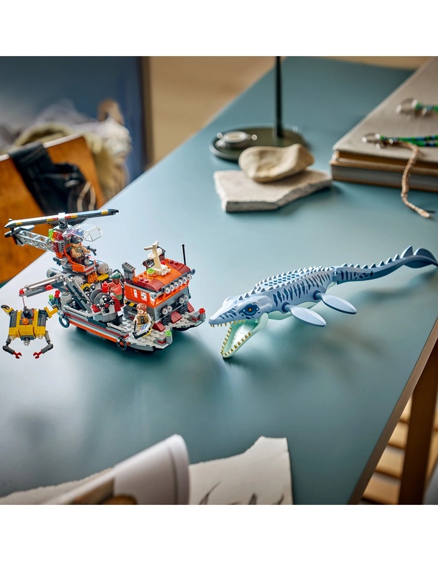 LEGO - 77983 Mosasaurus Dinosaur Boat Attack