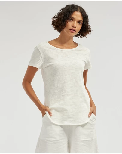 Amelius - Fallon Rounded Hem Tee