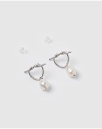 Izoa - Rosette Earrings