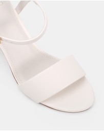 Novo - Udacious Heels