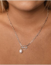 Von Treskow - Fine Clip Chain Necklace with Oval Pearl