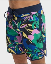 Quiksilver - Mens Surfsilk Scallop 18