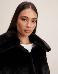 Forever New - Piper Short Faux Fur Jacket