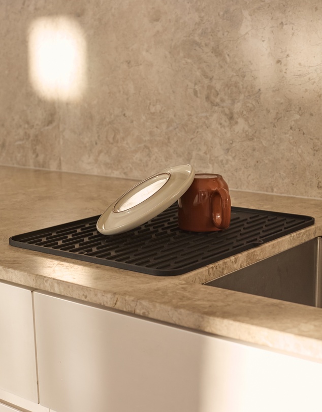 DESIGNSTUFF - DRIP Folding Silicone Drying Mat Large w/ Drainage Mouth