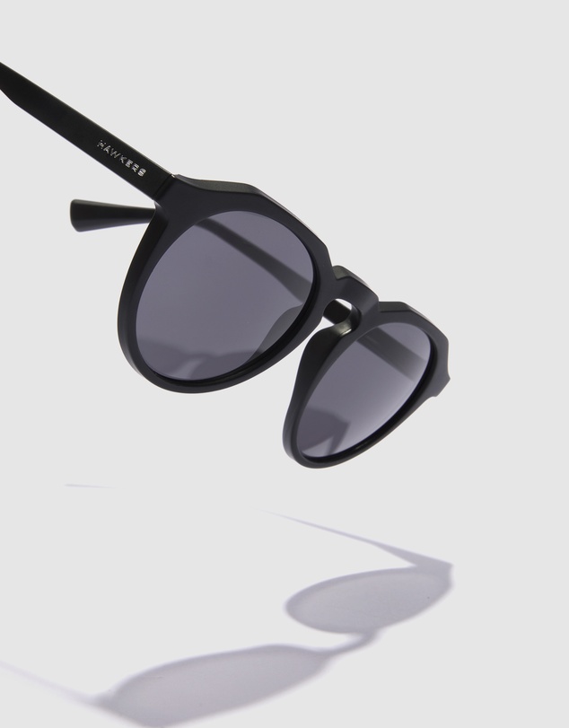 Hawkers Co - Polarized Black Black Warwick Raw Sunglasses for Men and Women UV400