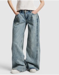 GUESS Originals - GUESS Originals Mid Rise Side Pleat Wide Leg Jeans