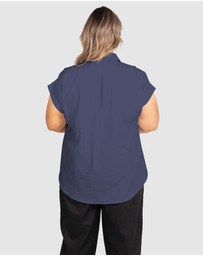 Love Your Wardrobe - Nikki Ruched Extended Sleeve Shirt