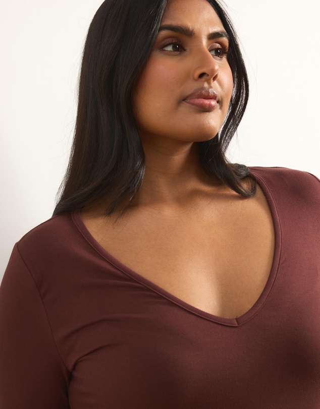 Atmos&Here Curvy - Harley V-Neck Half Sleeve Top