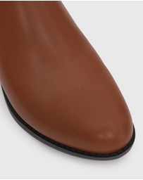 Betts - Leigh Block Heel Chelsea Boots