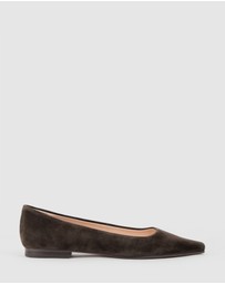 Edward Meller - ELVY Chiselled Flat Pump