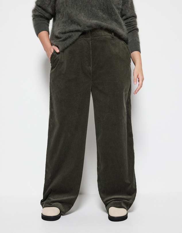 Commonry - Madelyn Pant