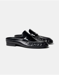 La Tribe - Naomi Mules