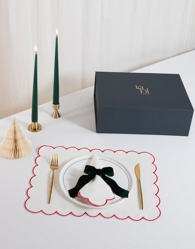 Tablescaped - Festive Season - Set of 4 Green Velvet Bow Napkin Rings