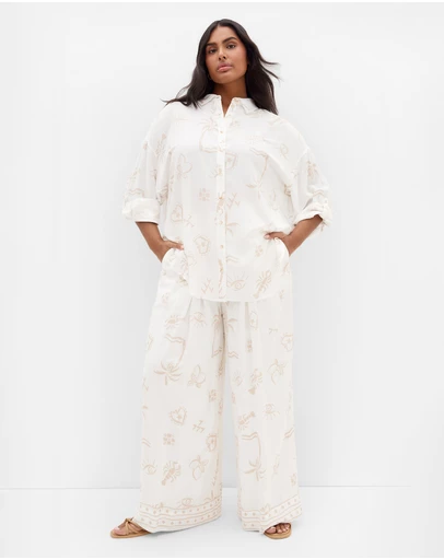 City Chic - Plus size Alessia Border Print Shirt - ivory