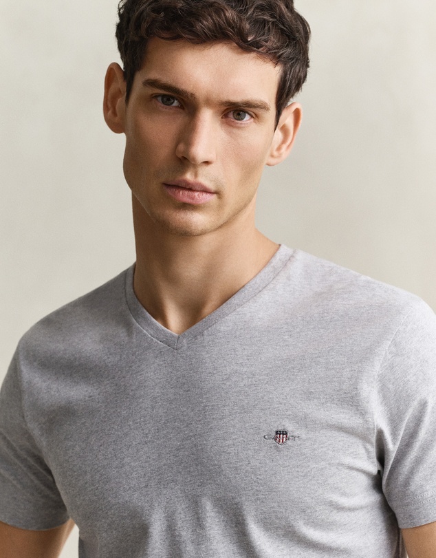 Gant - Slim Fit Shield V-Neck T-Shirt