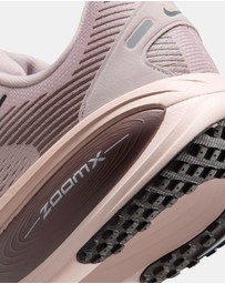 Nike - Vomero 18 - Women's