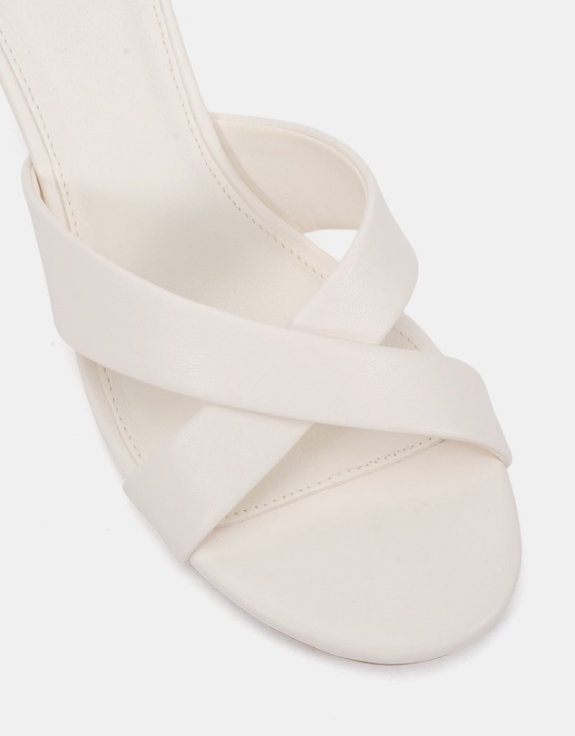 Novo - Zona Heels