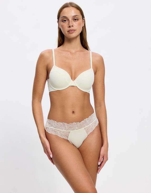 Calvin Klein - Perfectly Fit Lace Thong