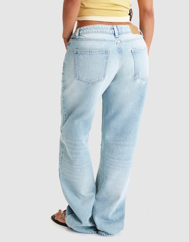 Cotton On - Curvy Low Rise Straight Jeans