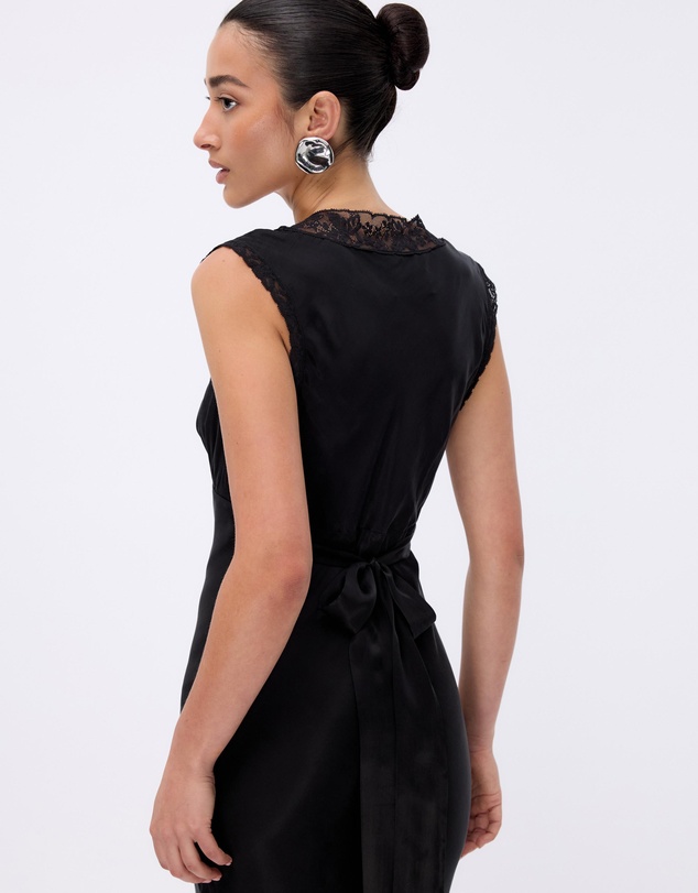 Minima Esenciales - Rosalie Lace Detail Midi Dress