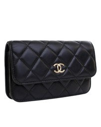 Pre-Loved by Azura Reborn - Pre-Loved Quilted Lambskin Maxi Pearls Clutch With Chain