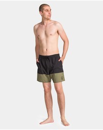 Volcom - Mens Manic Trunk 17