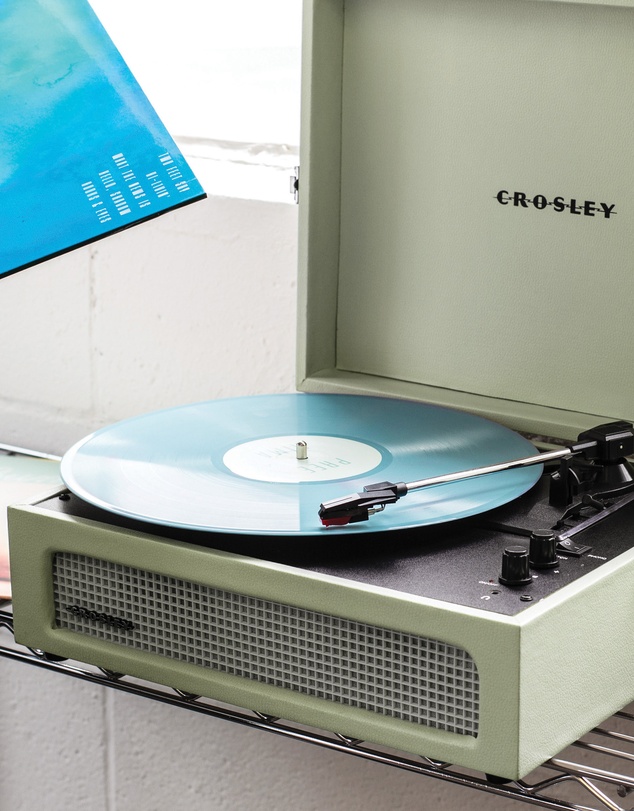 Crosley - Crosley Voyager Bluetooth Portable Turntable - Sage + Gadhouse Vinyl Rack Bundle - Black