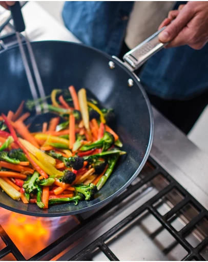 Joseph Joseph - Space Non-stick Wok with Folding Handles - 32 cm