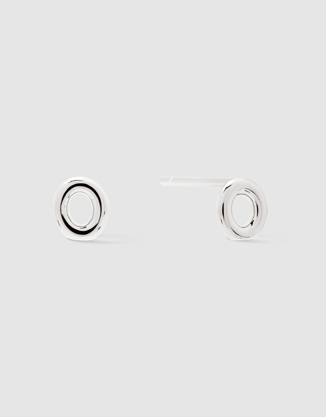 Wanderlust + Co - Alphabet Bubble Silver Stud Earrings - Letter O
