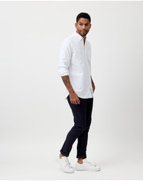 Wayver - The Button-Down Oxford Shirt