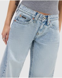 BDG By Urban Outfitters - Kayla Lowrider Bleach Jeans