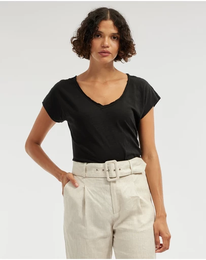 Amelius - Sadie V Neck Tee