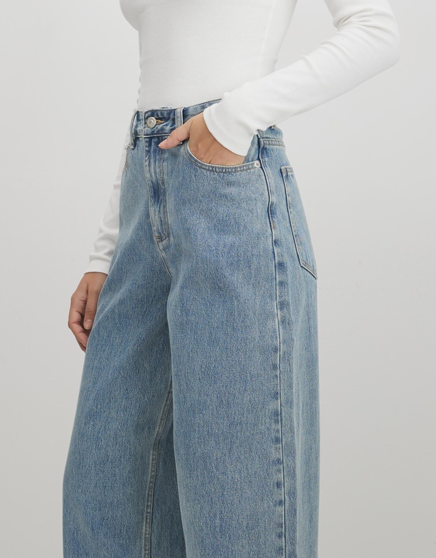 AERE - Marla Mid-Rise Barrel Leg Jeans