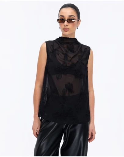 Minima Esenciales - Maelle Floral Applique Top