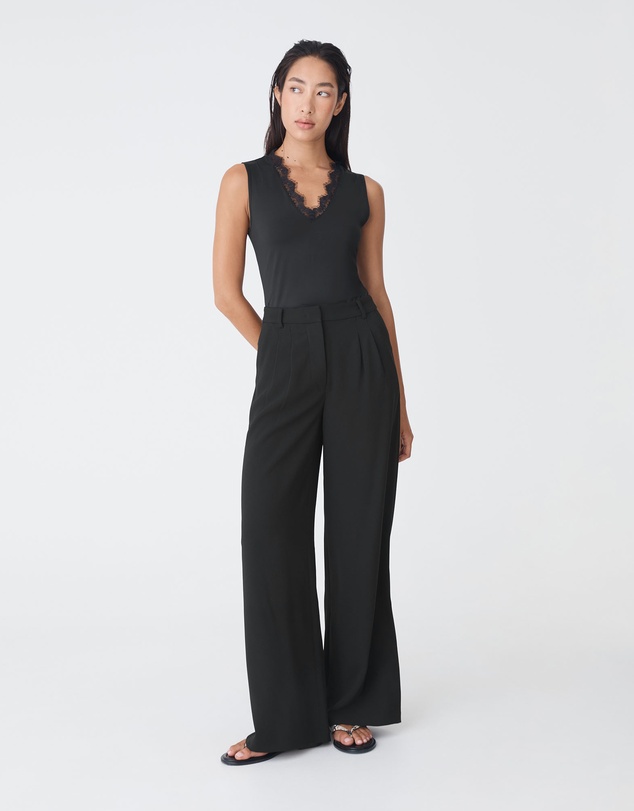 Forcast - Greer Lace Trim Cami