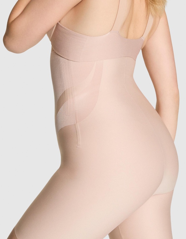 Spanx - Ultra-Sculpt High-Waisted Midthigh Shorts